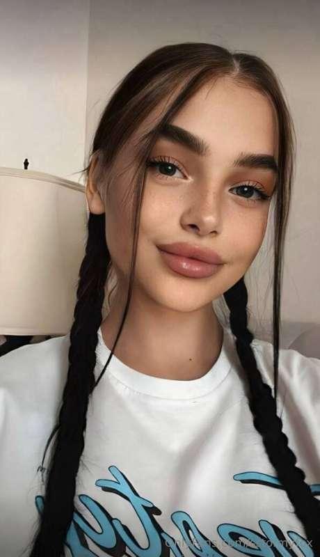 🟢CLICK HERE - @milana.moor🟢
This cutie is online and horny!!..