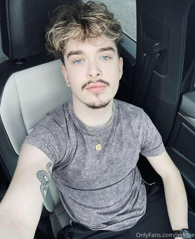 swipe for cock 😏