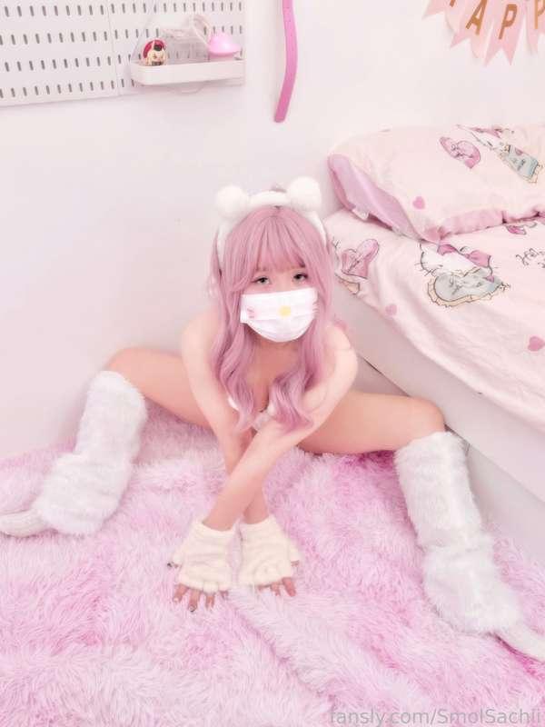 kuma-chi can fit in tiny places ᝰ.ᐟ no wonder theress a big bulge…under senpai’s pantss ฅ՞•ﻌ•՞ฅ

#asian #japanese #furry #petplay #young #cute #18 #barelylegal #petite  #tiny
