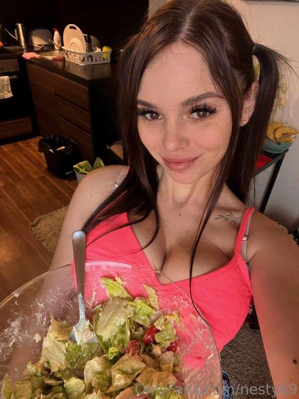 I love to cook by myself😋 Will you join me for dinner? 😏😄