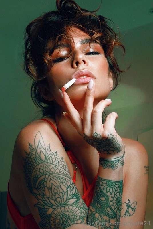 Smoking hot... Not a cigarette! ME! 😜😜😜