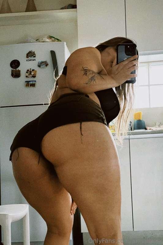 Keep calm and stay naughty 👑🍑