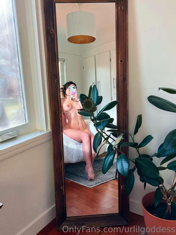 🌿 𝓶𝓸𝓭𝓮𝓻𝓷 𝓥𝓮𝓷𝓾𝓼 🌿

Love, lust, or passion? ❤️‍🔥 Or maybeeee a..