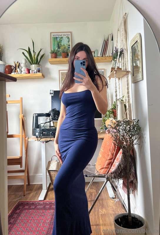 I’m not wearing underwear btw 🙈 wanna see? Go to https://onl..