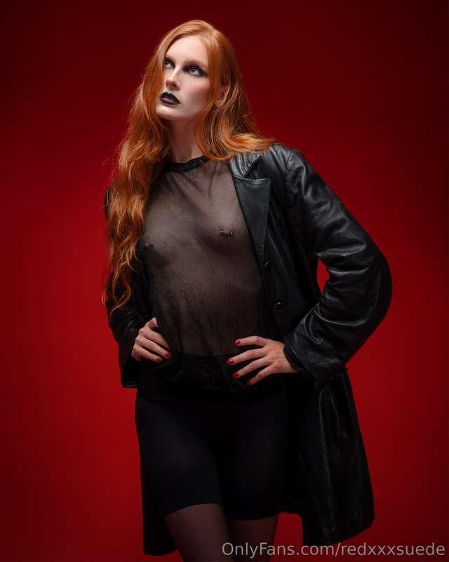New photoshoot 🔴 I love these pics 