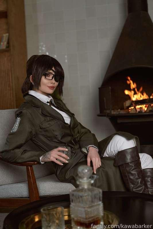 Fourth April HD set with Hange Zoe from Attack on titan⚔️
The set is available for Earth tier and higher!
