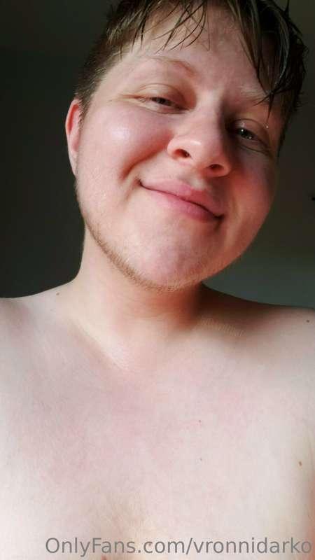 All wet and clean after my shower. Please just grab my face ..