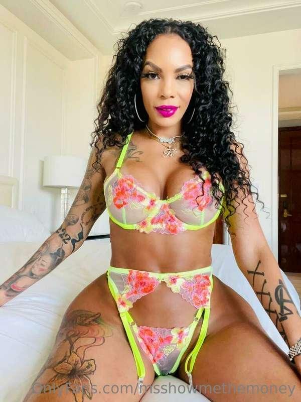 Hey baby, ready to get naughty with me?