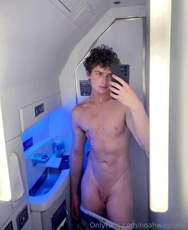 these ARE not badly edited the mirror on this plane was lite..