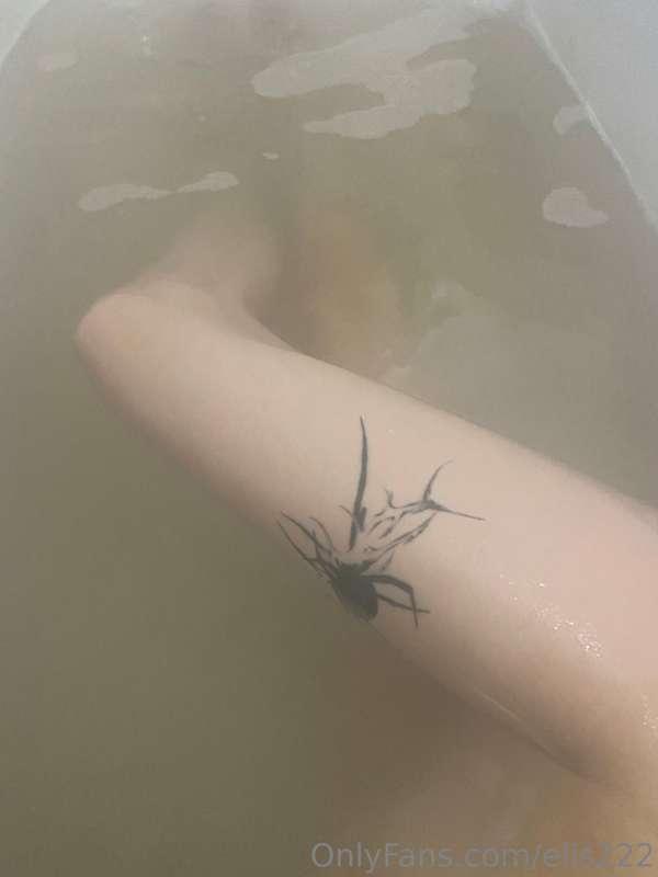I'm lying in muddy water and thinking about how I got here. ..