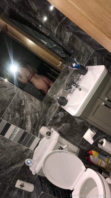 I just ordered a full length mirror to take better pictures ..