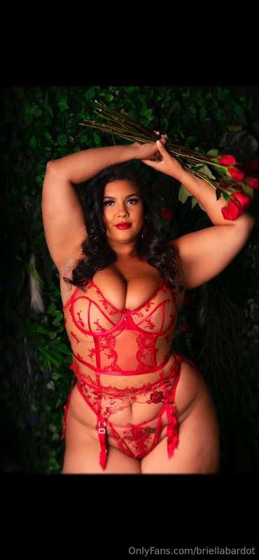 This is me, a naughty lady that likes to make you feel good.