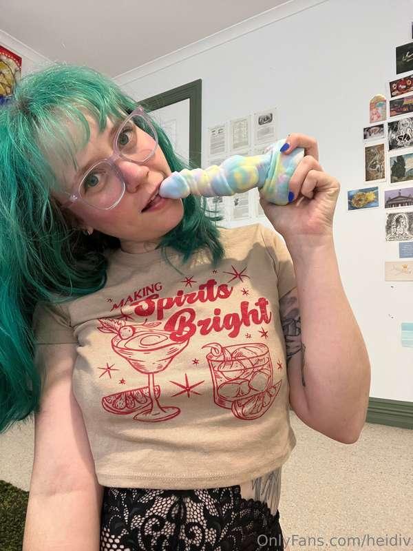 think I could take it all?#dildo #dragon #monster #licking