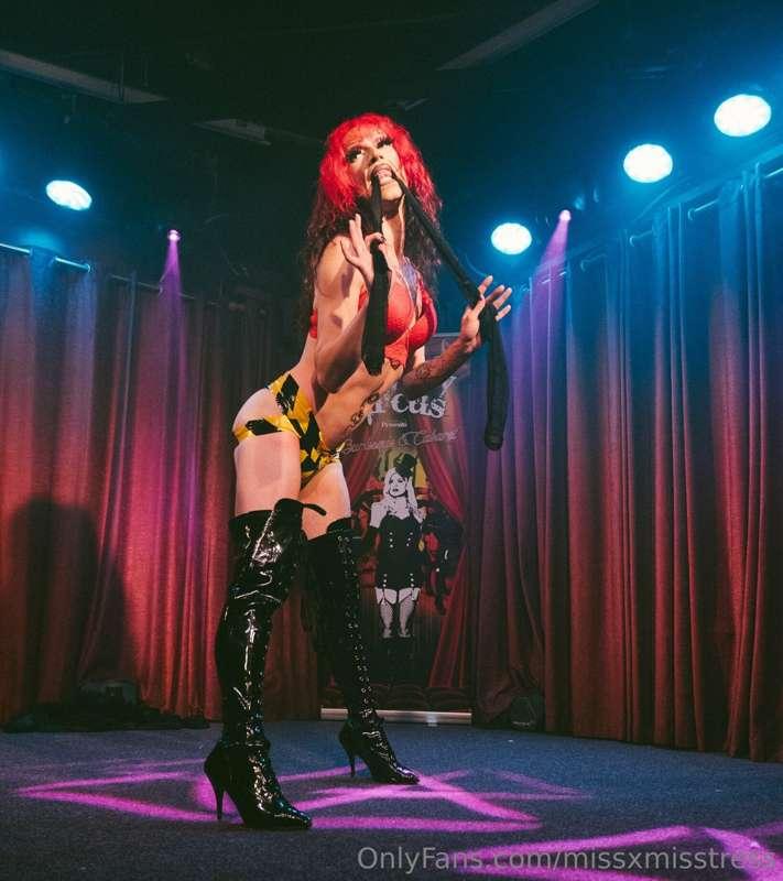 What a crazy weekend it's been, 1 private event and 3 shows ..