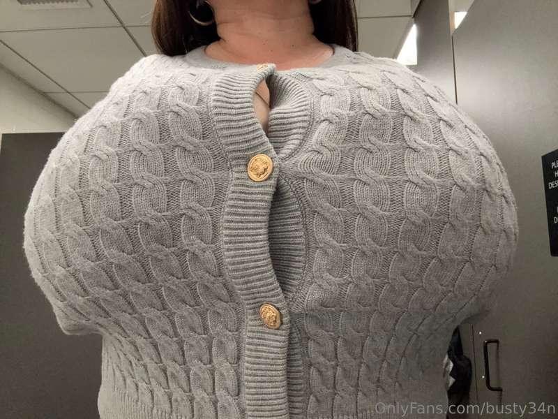 busty34n image #1