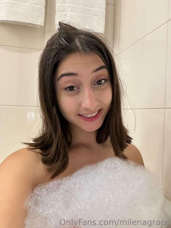 All these bubbles and no one to share them with 🙈