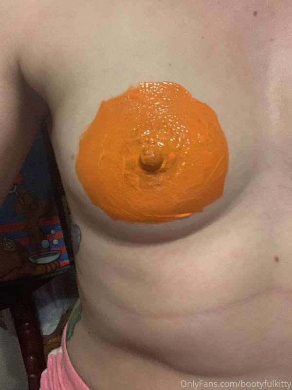 Who wants to buy a booby pumpkin 🎃? I can do it in any color..