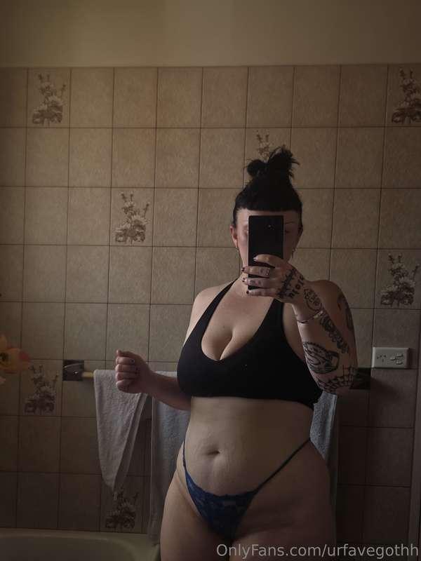 wanna see me get f1sted? new video coming next week 🥵🥵🥵🖤