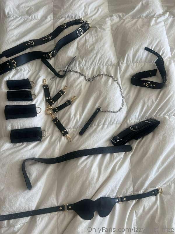 It’s gettin’ real weird over on VIP today 😏