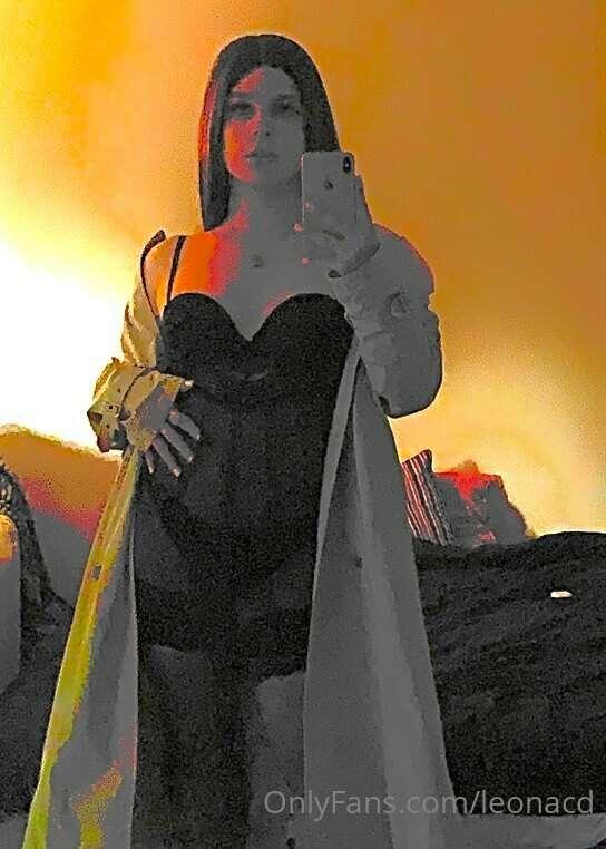 Bad quality doesn’t matter when you look this hot 💁🏼