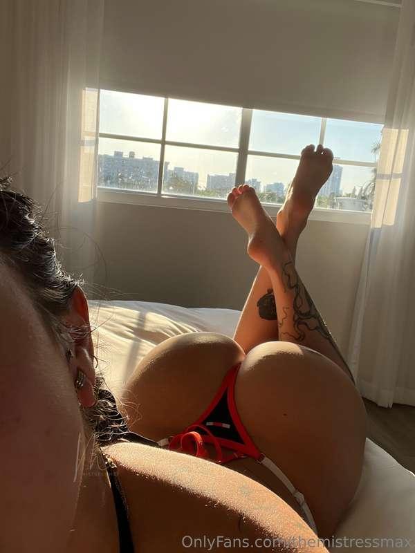 ass or soles?? tip if you said both 🤭