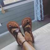 a.girls.feet