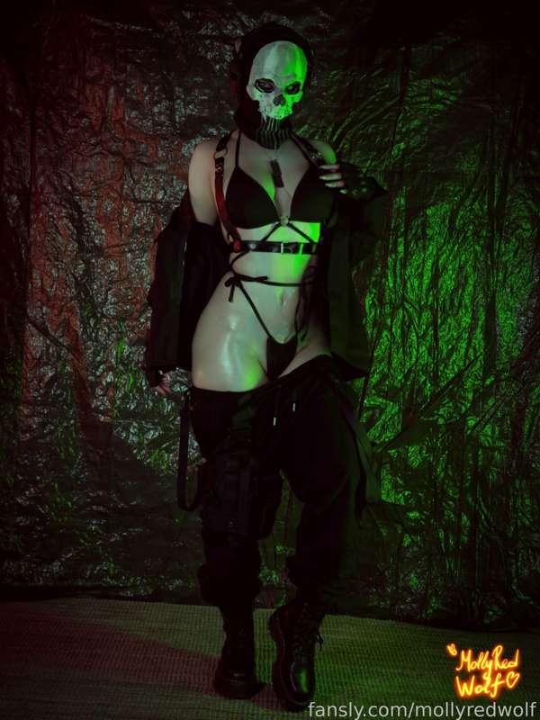 mollyredwolf image #1