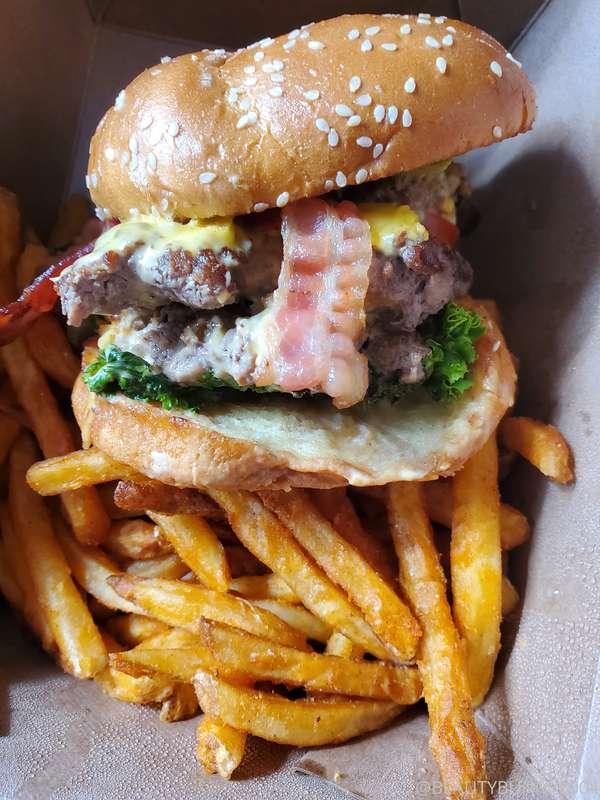 My Breakfast avocado bacon burger extra Chesse 😋