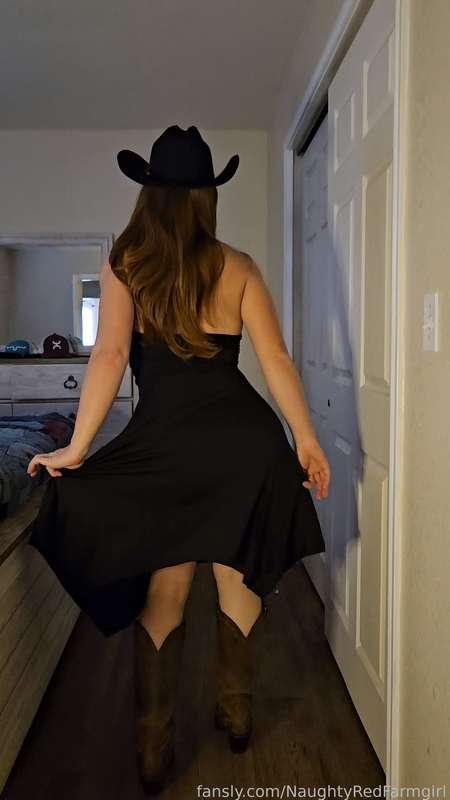 naughtyredfarmgirl image #3