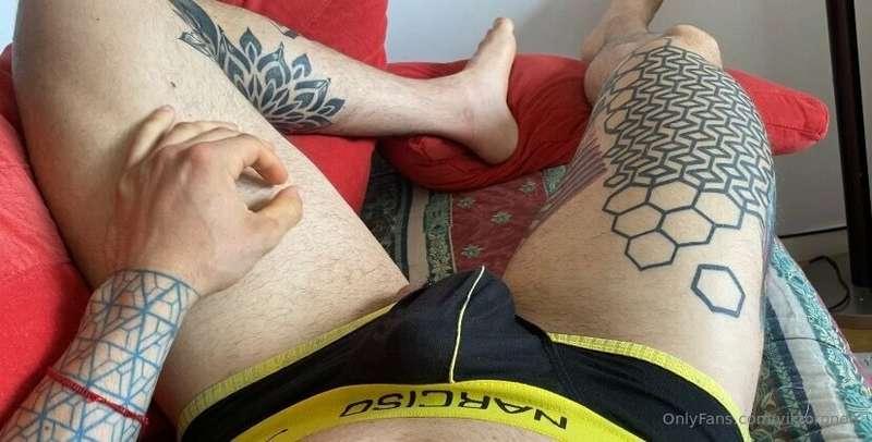 resting a little today I trained my legs a lot😳.