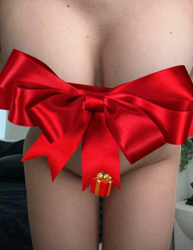you ready for a couple early xxx-mas present's tonight?? 🎁