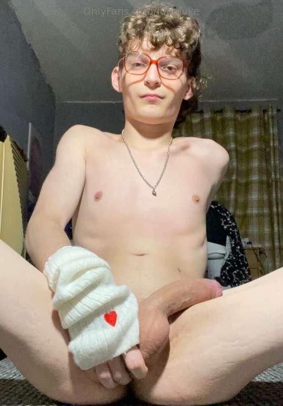 wyd when your femboy friend sends you this? 🫣