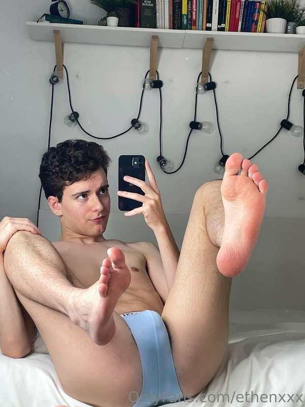 come sniff me bro 🥺