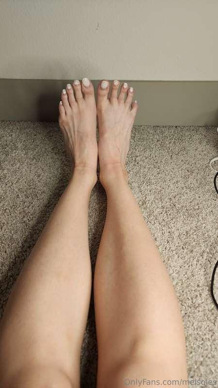 Do you love my long sweaty toes?