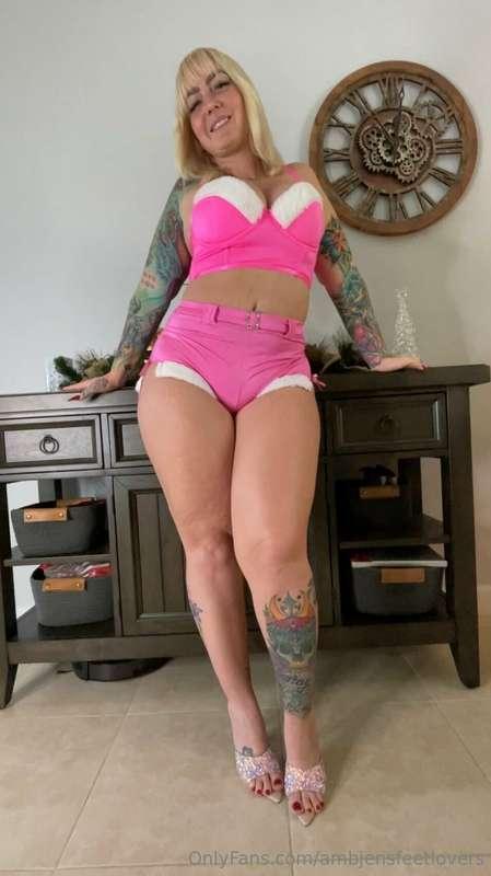 Strip teasesss!!!!! Twerking my big booty and taking this pi..