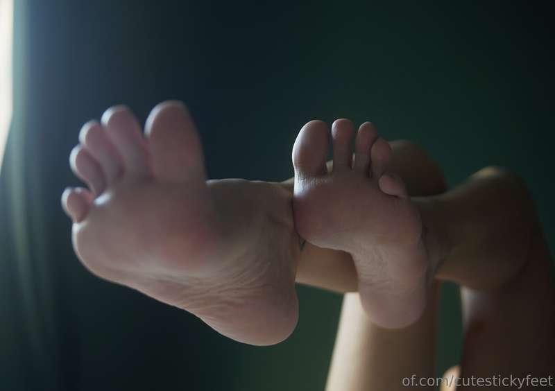 cutestickyfeet image #1