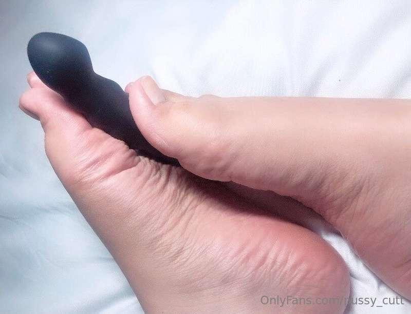 alguien es fan de los piecitos? 🦶🏻 me dio pena grabar mis pi..