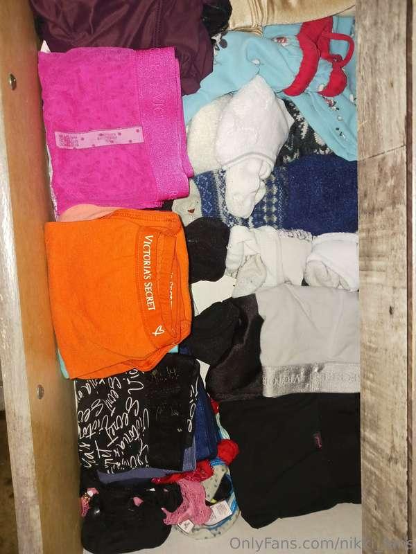 Which pair of panties should I wear? Message me to find out.