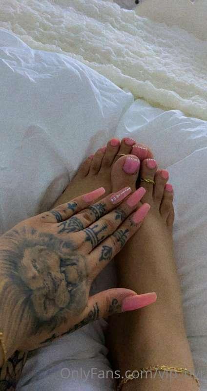 Had a mani and pedi today 
Do you like ?