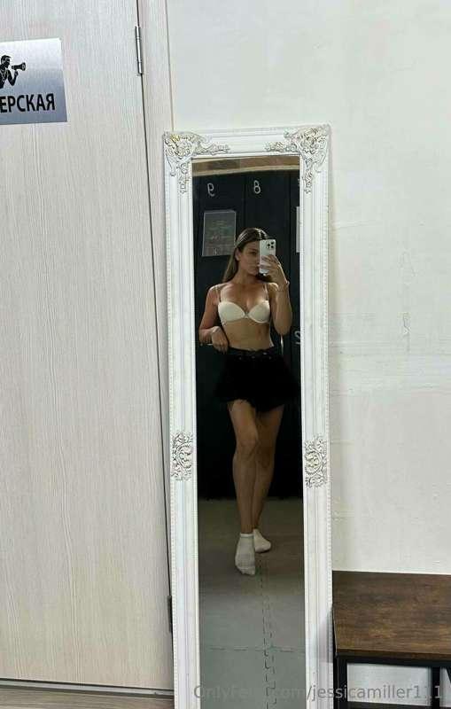 Can u help me getting dressed❤️😉?