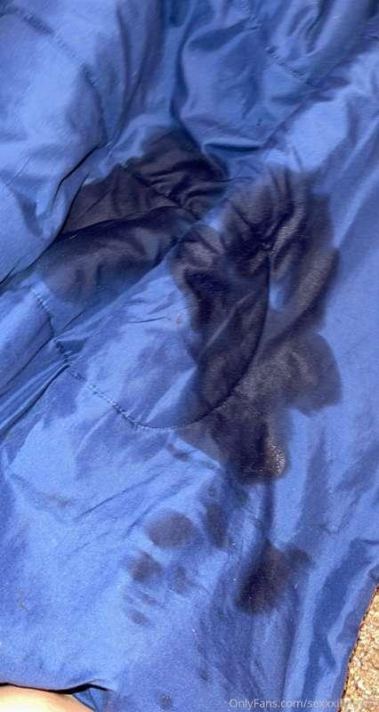 My mess baby! 
Do I want too cum and clean it up?