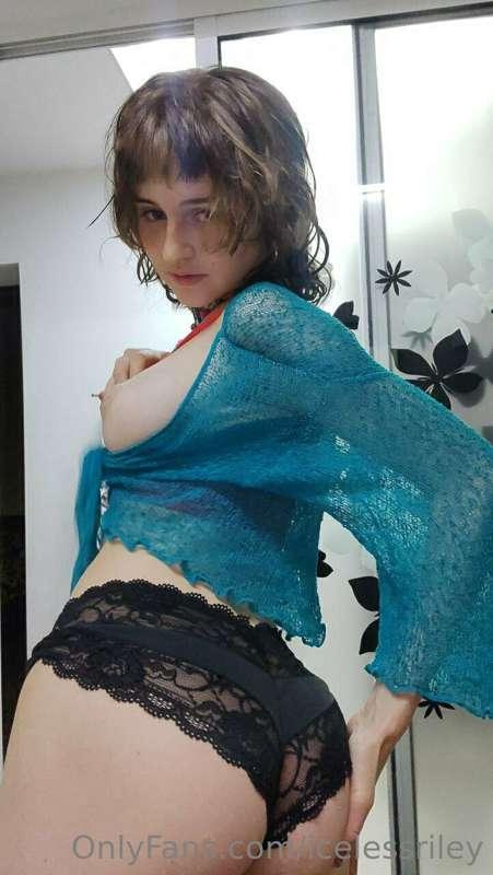 I think those panties too tight on my thick ass😩  ...can you..