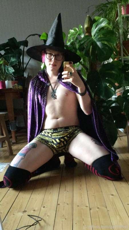 Halloween sluttery 🧙🏻‍♀️🎃👻