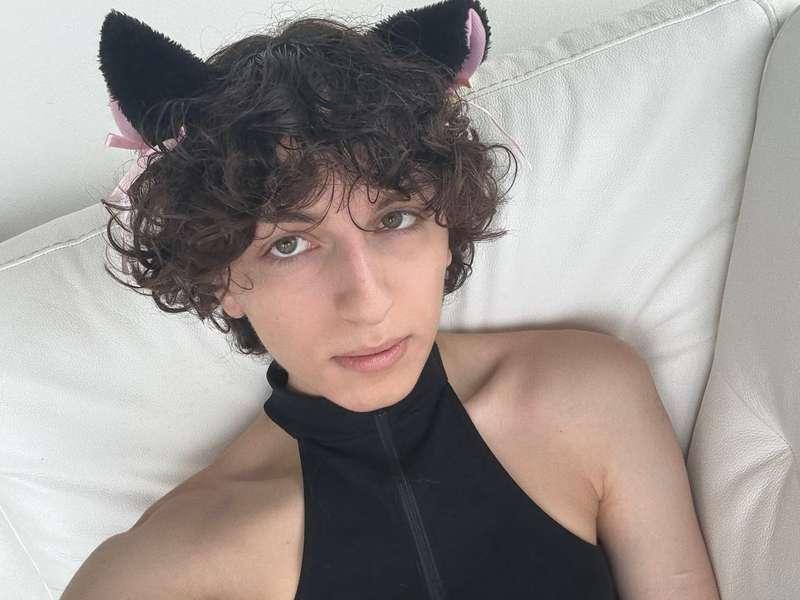 Your kitten loves when you take control 😘🐾