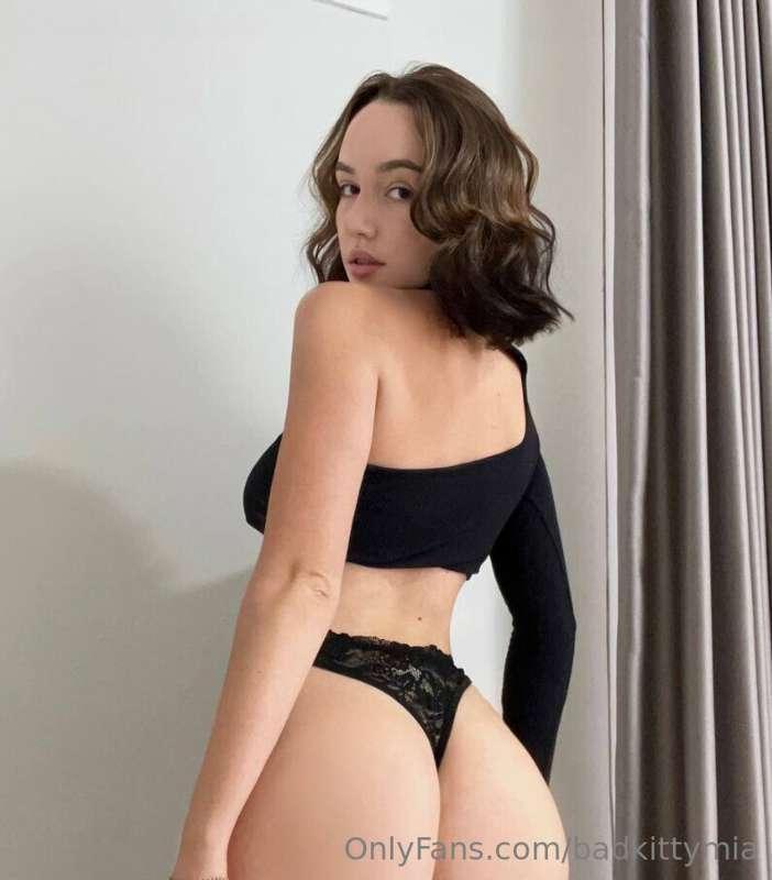 Want to know her @sofibigass favorite fetish?😈
Click @sofibi..