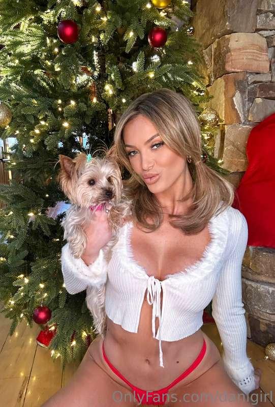 Maybe you’ll find me under your tree this year 😉🎁