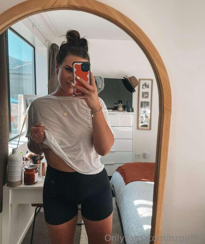 Incoming wet tshirt content 💦🌶️