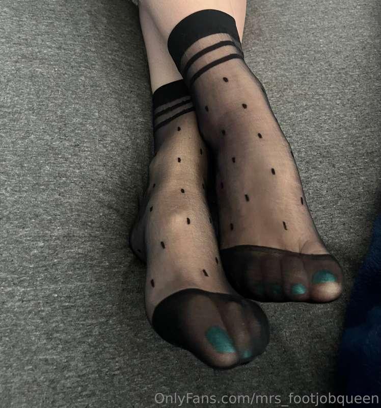 mrs_footjobqueen image #4