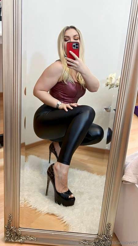 Hey there, fellas! Who else wants to see me slip into someth..