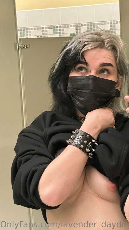 Boob pictures while I’m in the hospital with my friend.  😋😅